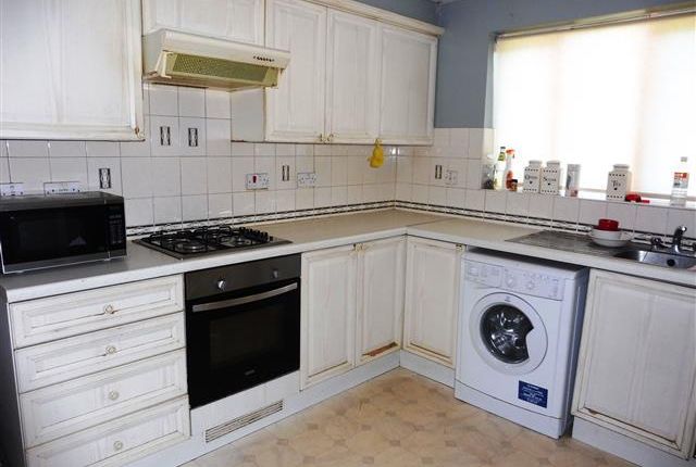 266, Westmacott Drive, Feltham photo 3