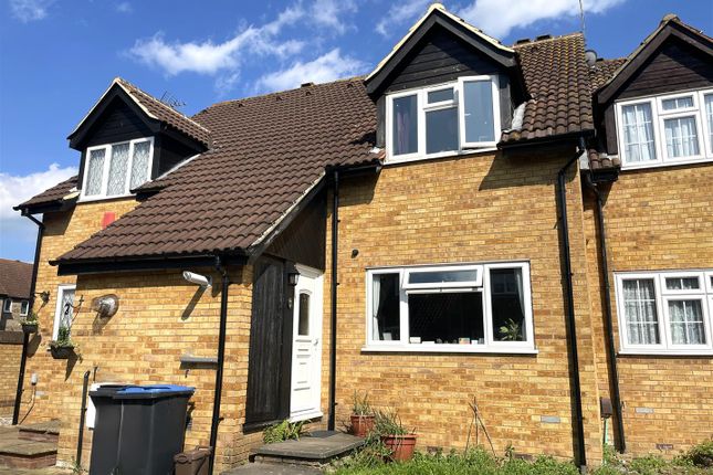 Thumbnail Flat to rent in Mahon Close, Enfield