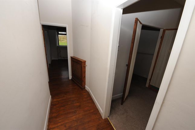 Flat 7, 23, The Old Mill, Thackley Road, Bradford photo 3