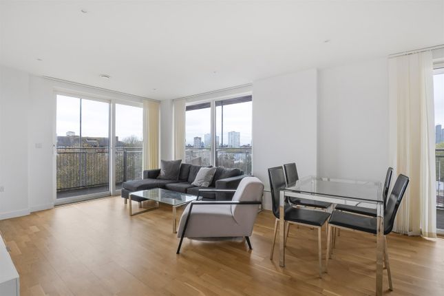 Thumbnail Flat to rent in Carriage Way, London