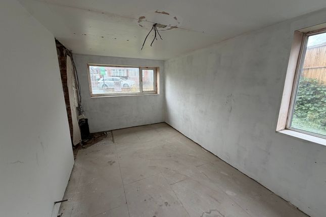 12 Chatsworth Avenue, Manchester photo 3