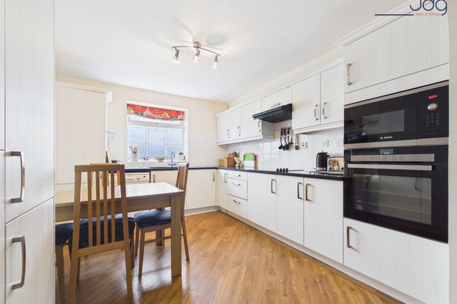 Flat 27, Empress Court, Morecambe photo 3