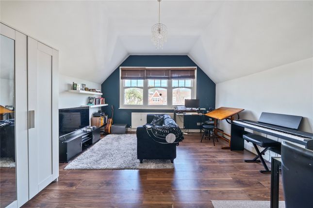 Flat 5, 13, Queens Avenue, London photo 4