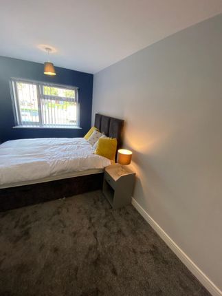 Room to rent in Charter Avenue, Coventry