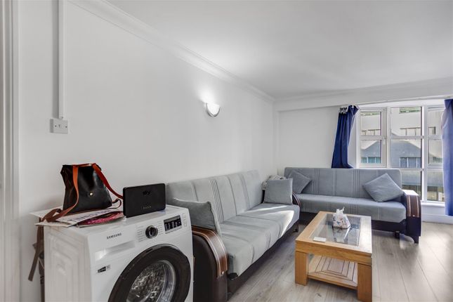 Flat 506, 199, Belvedere Heights, Marylebone, London photo 4