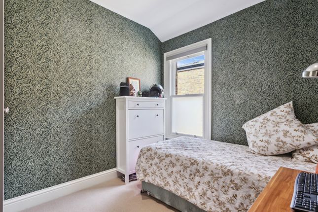 Flat First Floor, 58, Alderbrook Road, London photo 3