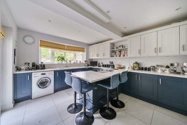 46, Mayfield Gardens, Surrey photo 2