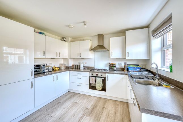 93, Martin Drive, Staffordshire photo 2