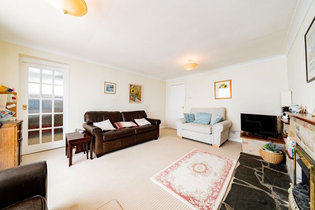 4 Lynwood Close, Leicester photo 4
