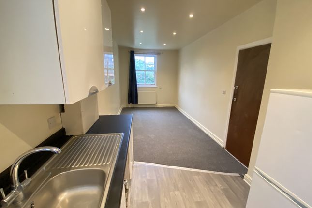 Flat 6 144-148, Whetstone House, Wirral photo 5