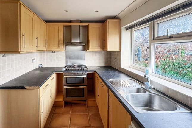 28, Allangate Drive, Rustington Littlehampton photo 3