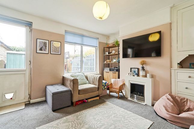 22, Queens Road, Bingley photo 2