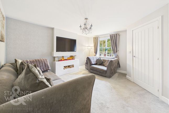 12 Meadowsweet Mews, Norwich photo 2