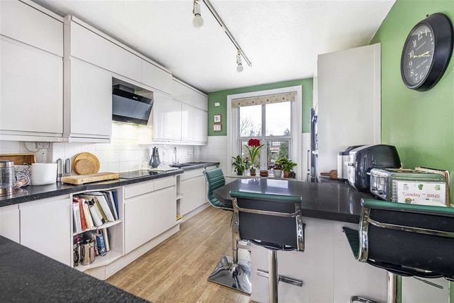 Property for sale in Caddington Road, London