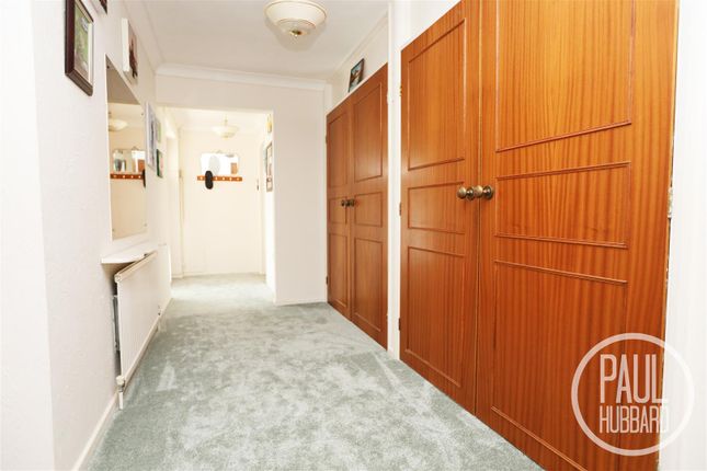 1, Tenterden Close, Lowestoft photo 4