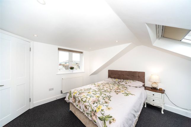 Flat for sale in Beaumont Avenue, Richmond
