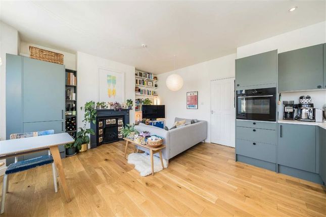 Flat B, 40, Arodene Road, London photo 4