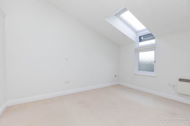 Flat to rent in Manor House, Lewes Road
