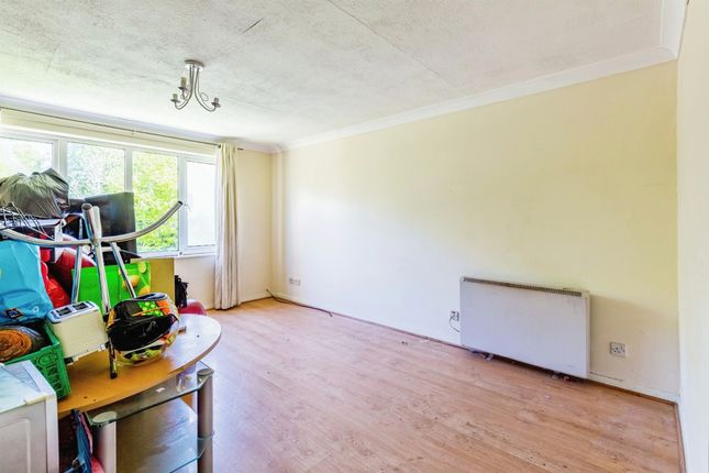 Flat for sale in London Road, Northampton