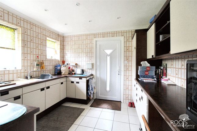 17, Bowling Green Road, Berkshire photo 2