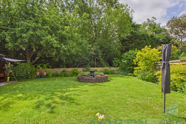 50, Brookway, Burgess Hill photo 3