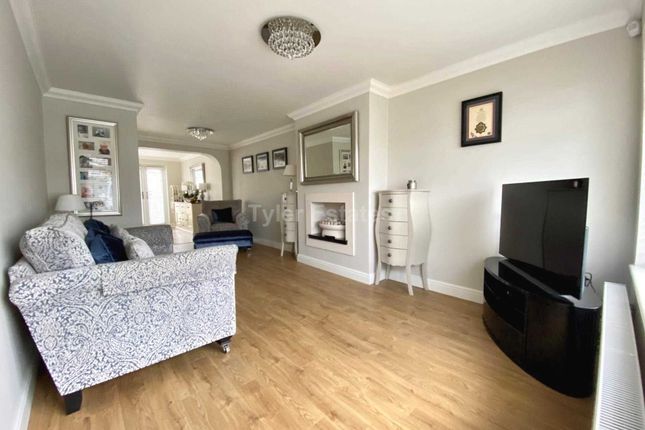 Thumbnail Semi-detached house for sale in South Ridge, Billericay