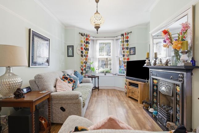 25, Osborne Road, Westcliff-on-sea photo 3