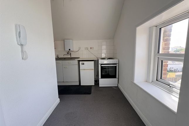 13 Argyle, Norfolk Square, Bognor Regis photo 2