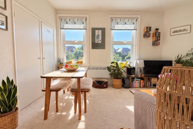 Flat 4, 7, Gorringe Road, Eastbourne photo 2