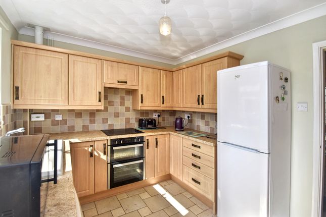 6, St. Annes Close, Skegness photo 4