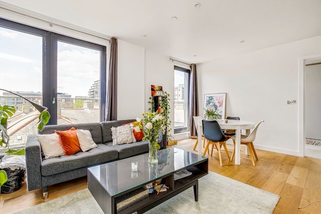 Flat 502, Luxe Tower, London photo 2