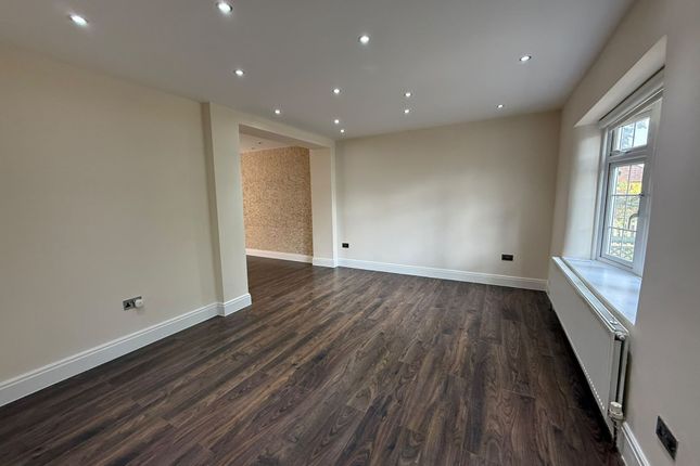4 Hargreaves Avenue, Waltham Cross photo 5