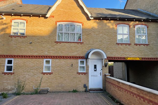 Maisonette for sale in Chamberlayne Avenue, Wembley