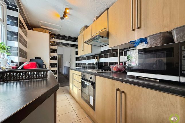 32 Preston Street, Darwen photo 4