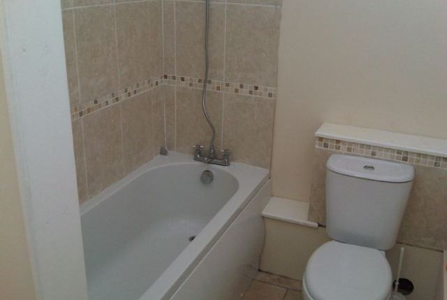 72a Queens Road, Nuneaton photo 2