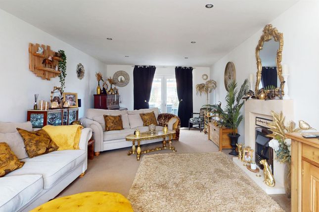 8, The Greenways, Colchester photo 2