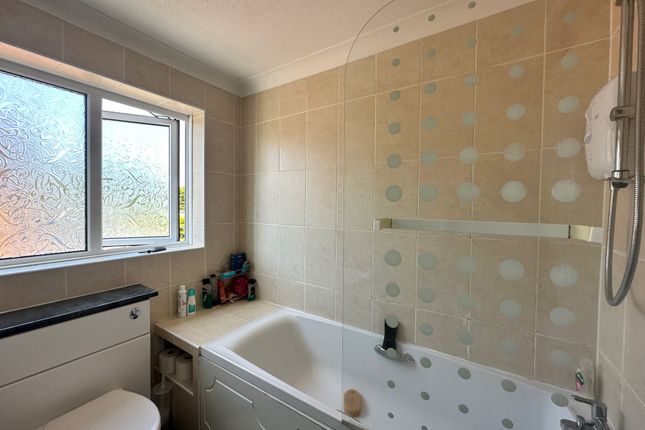 11, St. Andrews Road, BURGESS HILL photo 4