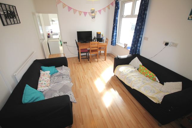 5-bed terraced on 98, Monthermer Road, Cardiff, £2,625/mo