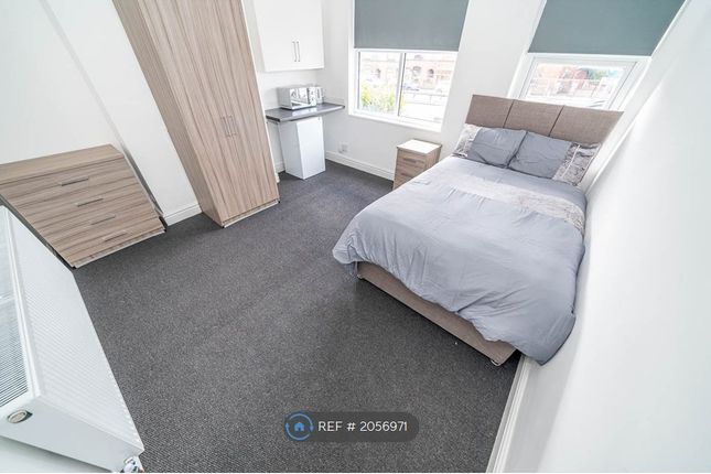 Room to rent in Watling Street, Dordon, Tamworth