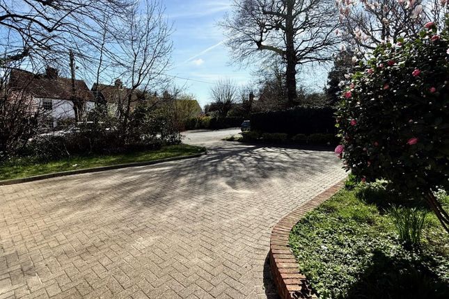 49, Hutton Village, Brentwood photo 3