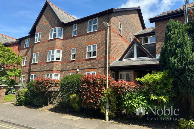 Thumbnail Flat for sale in Eastfield Road, Brentwood