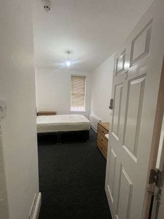 Shared accommodation to rent in Summerfield Crescent, Birmingham B16