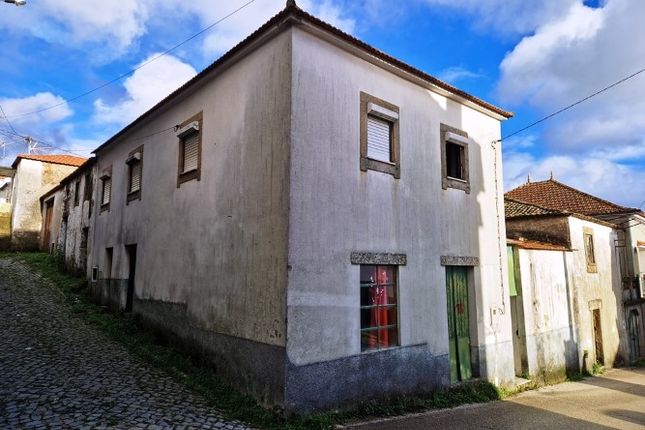 Thumbnail Town house for sale in Pêra, Castanheira De Pêra E Coentral, Castanheira De Pêra, Leiria, Central Portugal