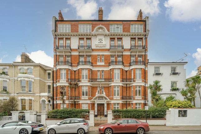 Flat for sale in Edith Grove, London