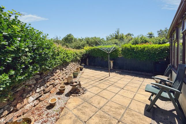 12, Pine Close, Helston photo 3