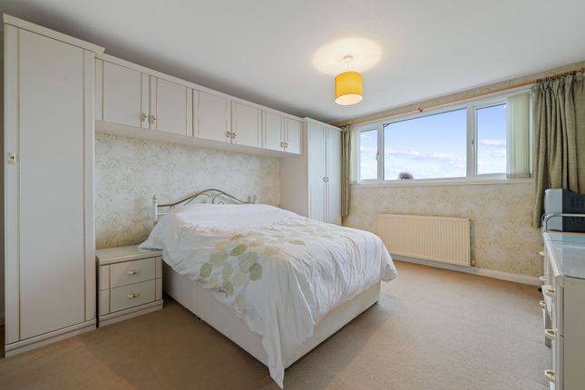 70 Elbridge Crescent, Bognor Regis photo 4