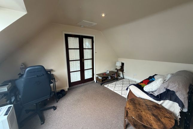 19, Milton Keynes photo 3