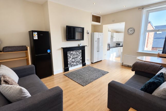 5 Bedroom Flat