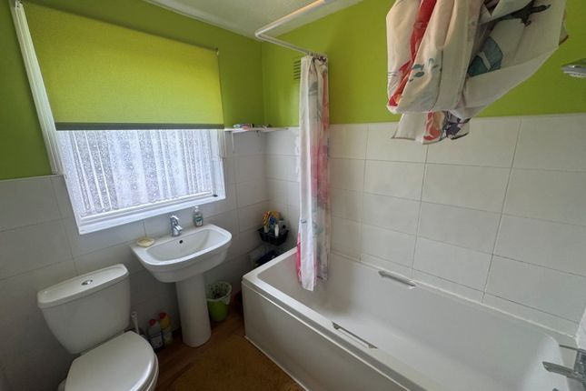 20, Baxter Road, Edmonton photo 2