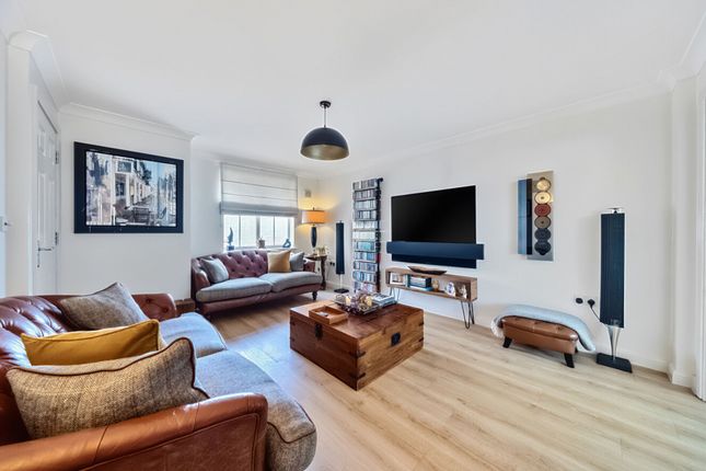 Town house for sale in Underwood Rise, Tunbridge Wells